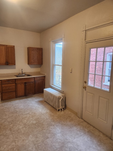 Building Photo - 56 Green St