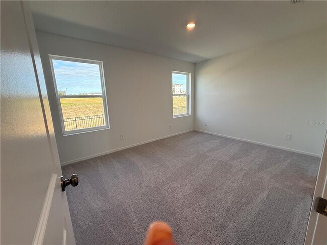 Building Photo - 868 Lynx St