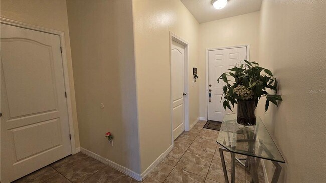 Building Photo - 4085 Shadetree Ln