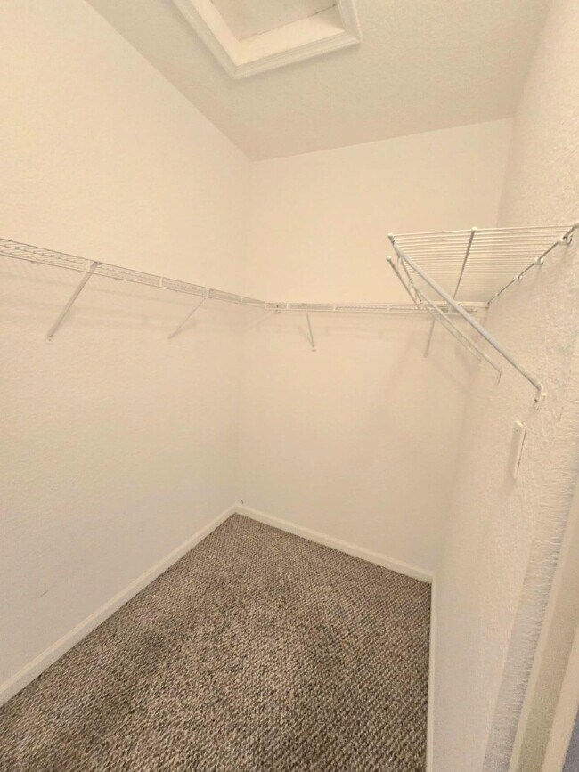 Building Photo - 6606 Catalina Ln