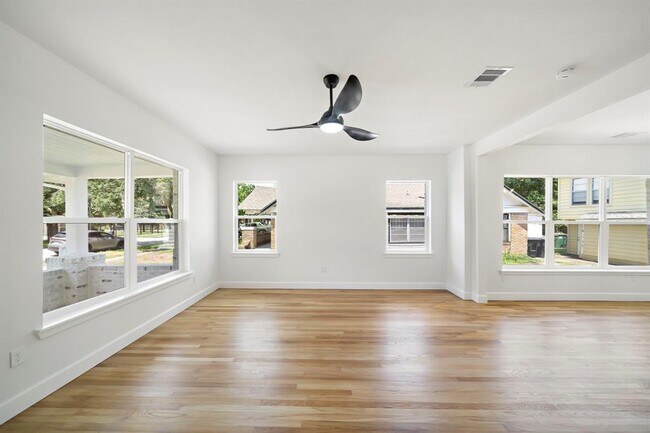 Building Photo - 2811 Barbee St
