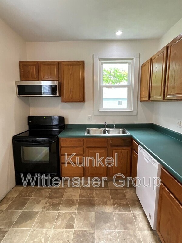 Building Photo - 310 E Washington St