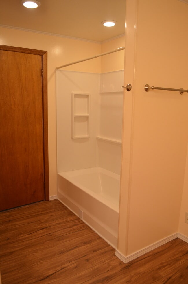 Building Photo - Beautiful 3 bd, 2 bath home for rent in Fa...