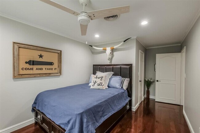 Building Photo - 8638 Oakford Dr