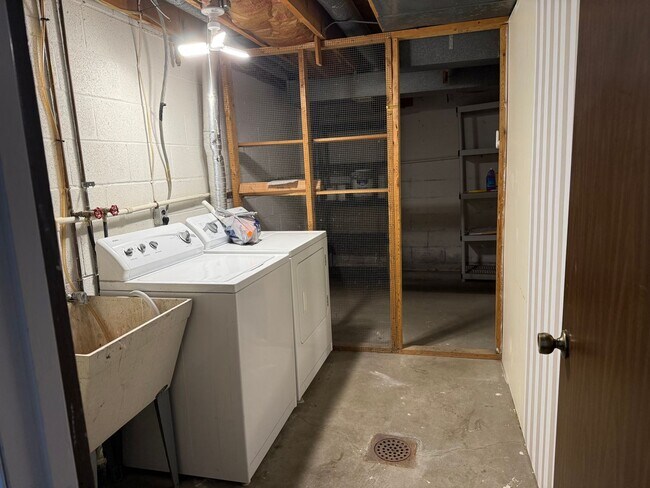 Building Photo - Gibsonia 2 bedroom townhome