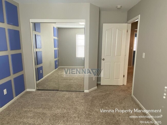 Building Photo - 131 Candela Cir