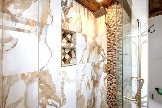 Building Photo - 4000 Gulf Terrace Dr