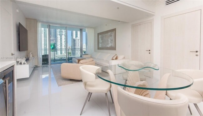 Building Photo - 92 SW 3rd St