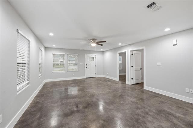 Building Photo - 607 E Day St