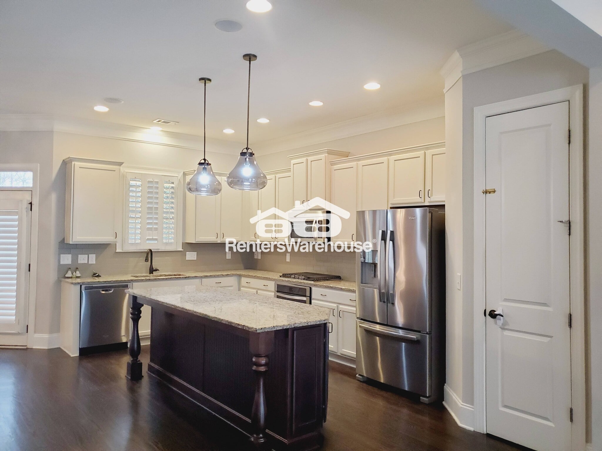 Building Photo - 922 Canterbury Ln NE