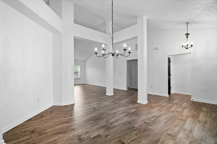 Building Photo - 1429 Softwind Dr