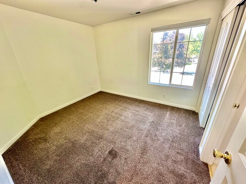 Building Photo - 1356 S 1190 W