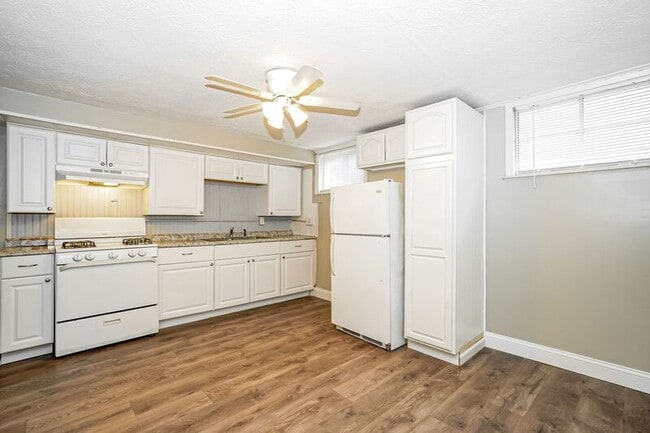 Building Photo - 2654 Avalon Pl