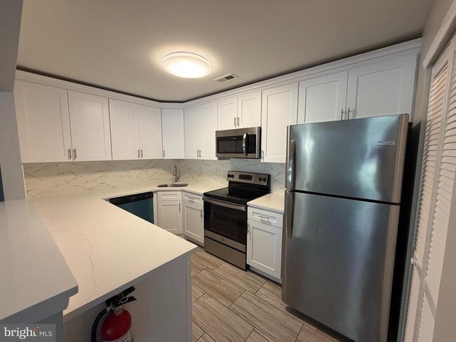Building Photo - 4306 Aberdeen Dr