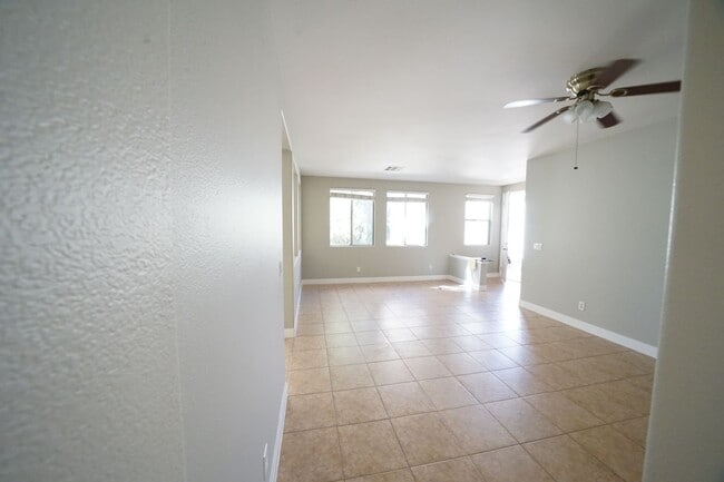 Building Photo - SHOWINGS AVAILABLE NOW