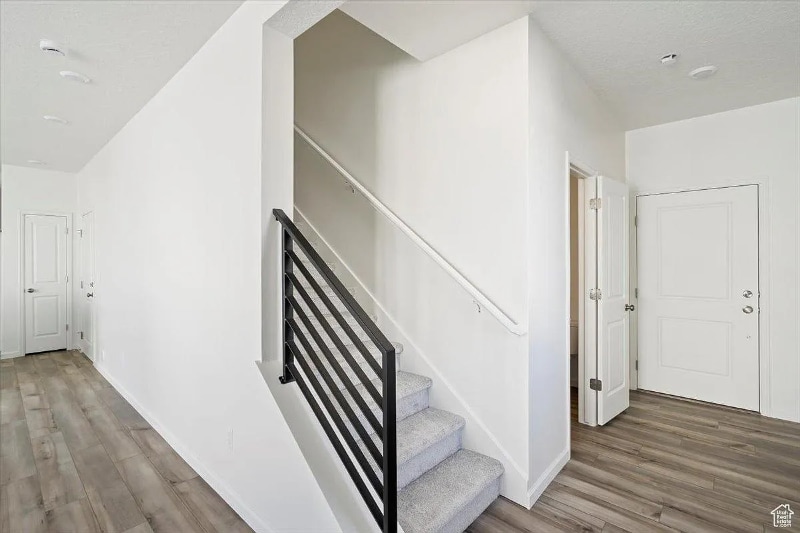 Building Photo - 341 N Colonnade Rd