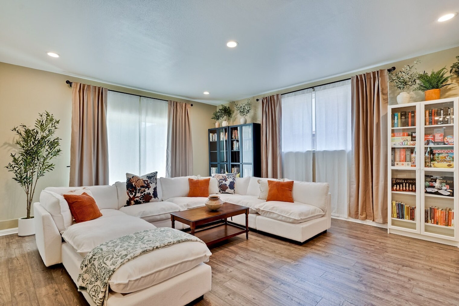 Building Photo - 6402 Tamalpais Ave