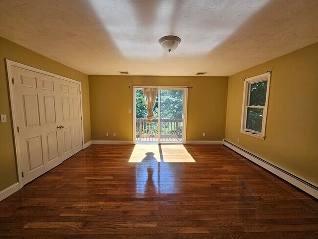 Building Photo - 144 Parmenter Rd