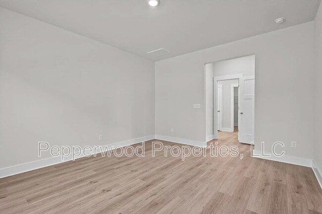 Building Photo - 1572 Shallons Ct