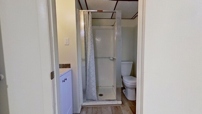 Building Photo - Cozy Second Floor Apartment