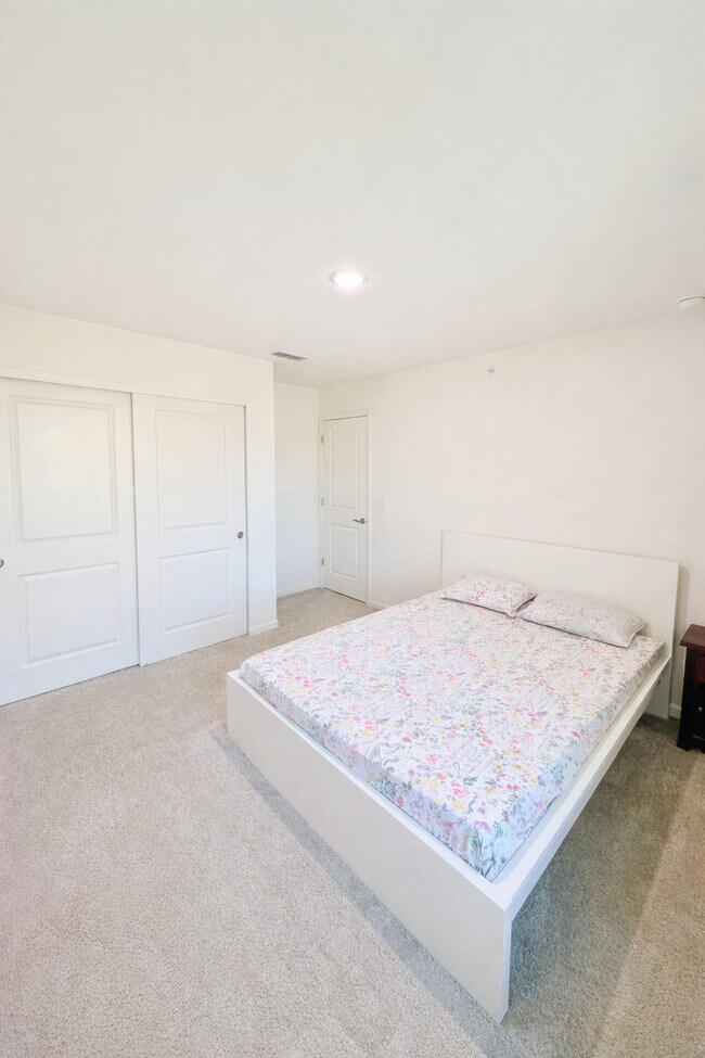 Building Photo - 2826 Kessler Dr