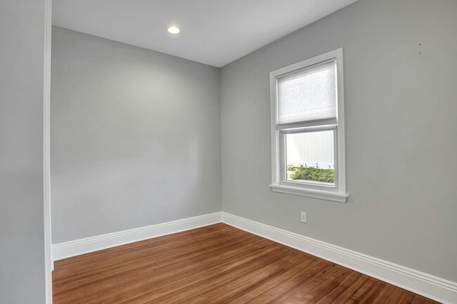 Building Photo - 31 Riggs Pl