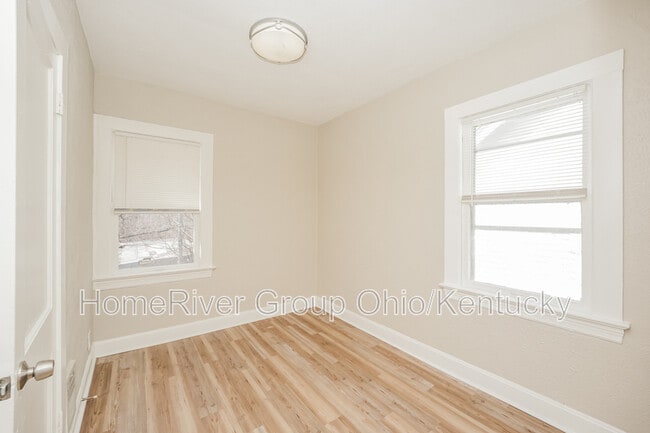Building Photo - 4158 E 119th St