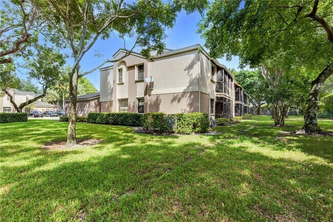 Building Photo - 104 NW 98th Ave