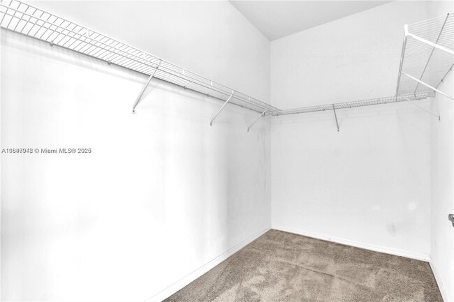 Building Photo - 673 NE 191st St