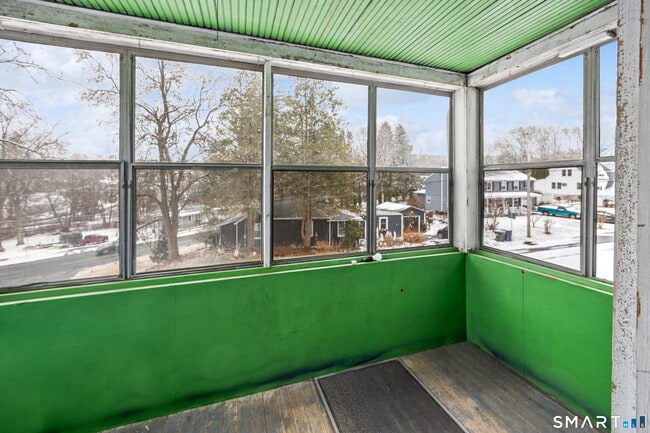 Building Photo - 254 Davis St