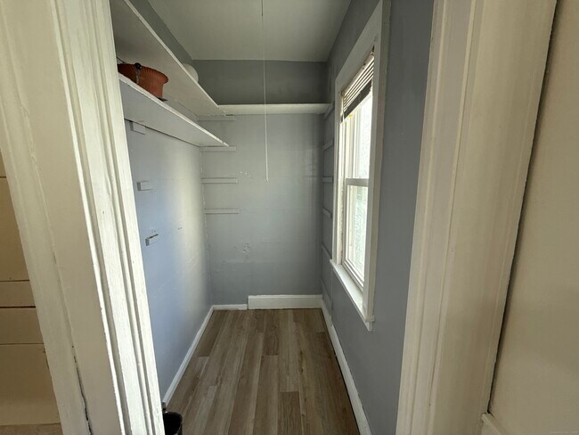 Building Photo - 411 Ellis St