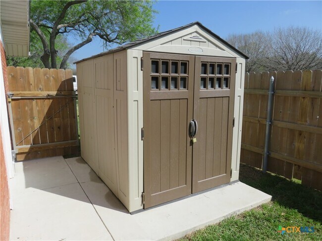 Building Photo - 1339 Mockingbird Ln