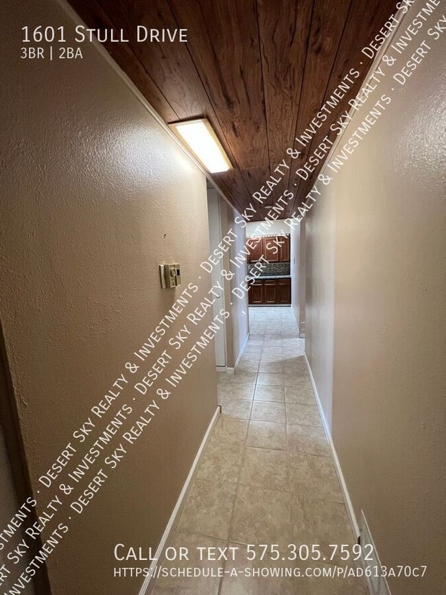 Building Photo - 1601 Stull Dr