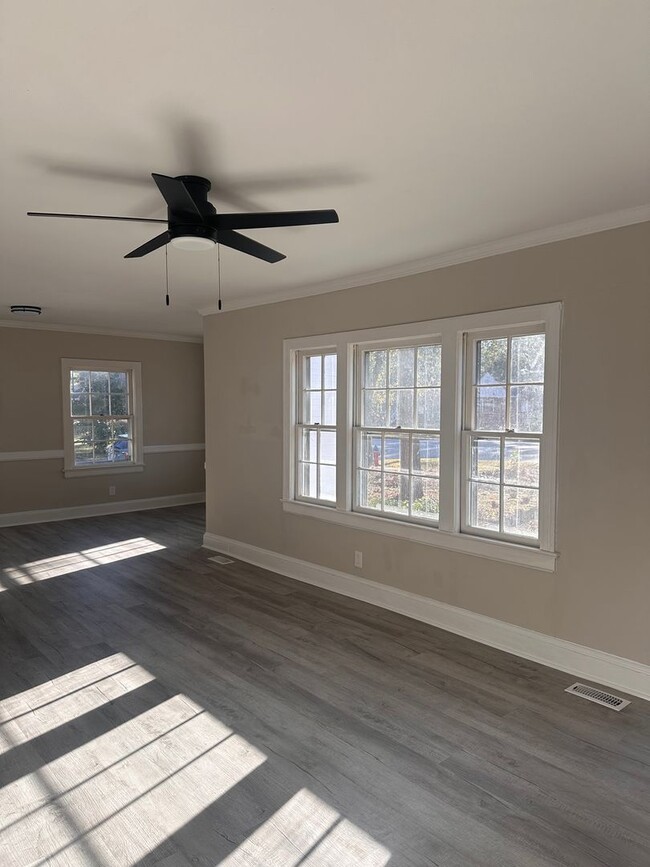 Building Photo - RENTAL HOME 3BD/2BTH