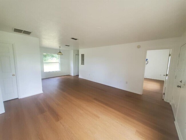 Building Photo - 665 NW 59th Ave
