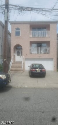Building Photo - 248 N 10th St