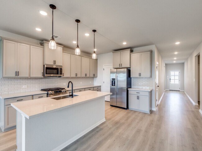 Building Photo - 1529 Purple Martin Dr