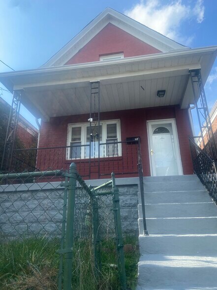 Primary Photo - 78 Highland Ave