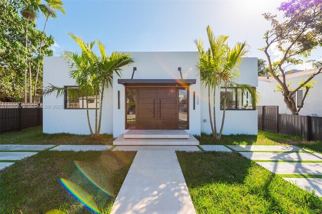 Primary Photo - 120 NE 49th St