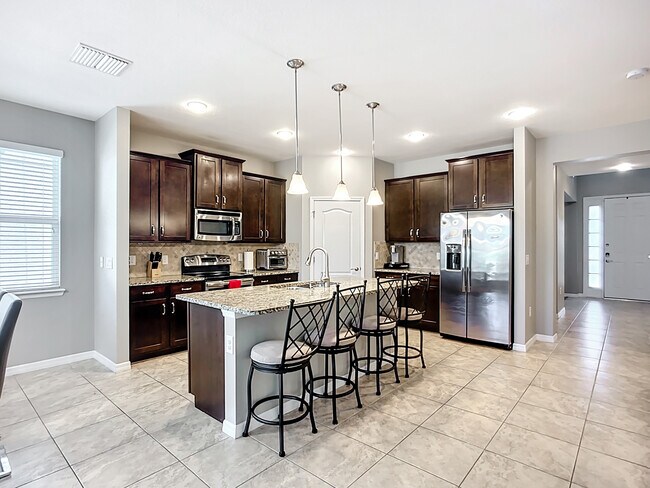 Building Photo - 3009 Esmeralda Dr