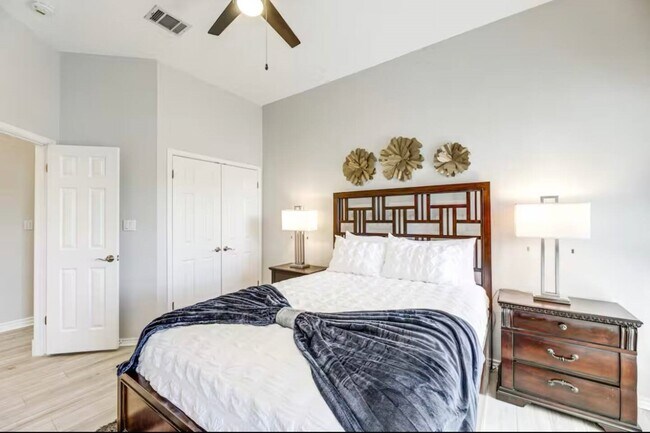 Building Photo - 602 Vogue Cove