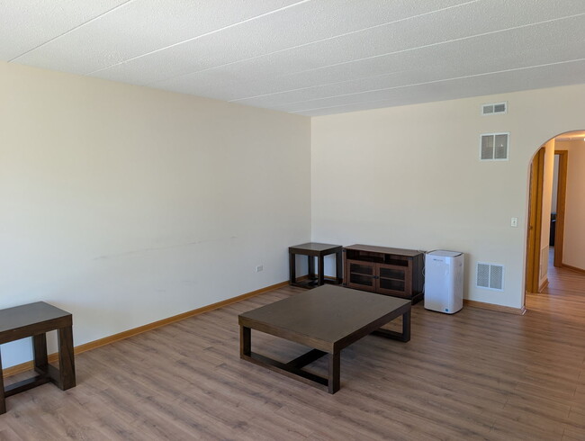 Building Photo - 16641 Liberty Cir