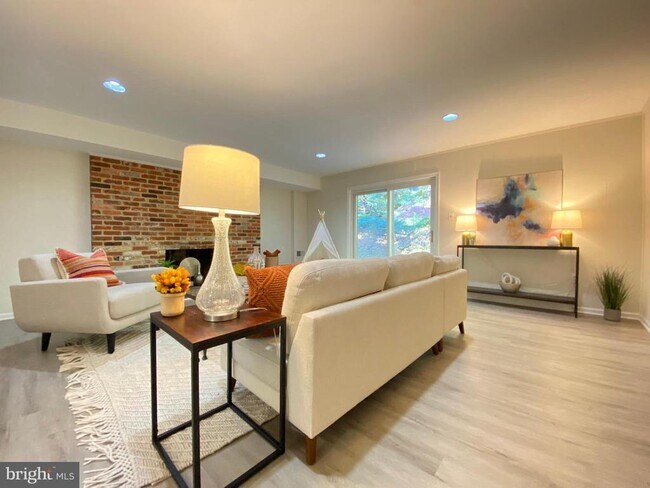 Building Photo - 11509 Parkedge Dr