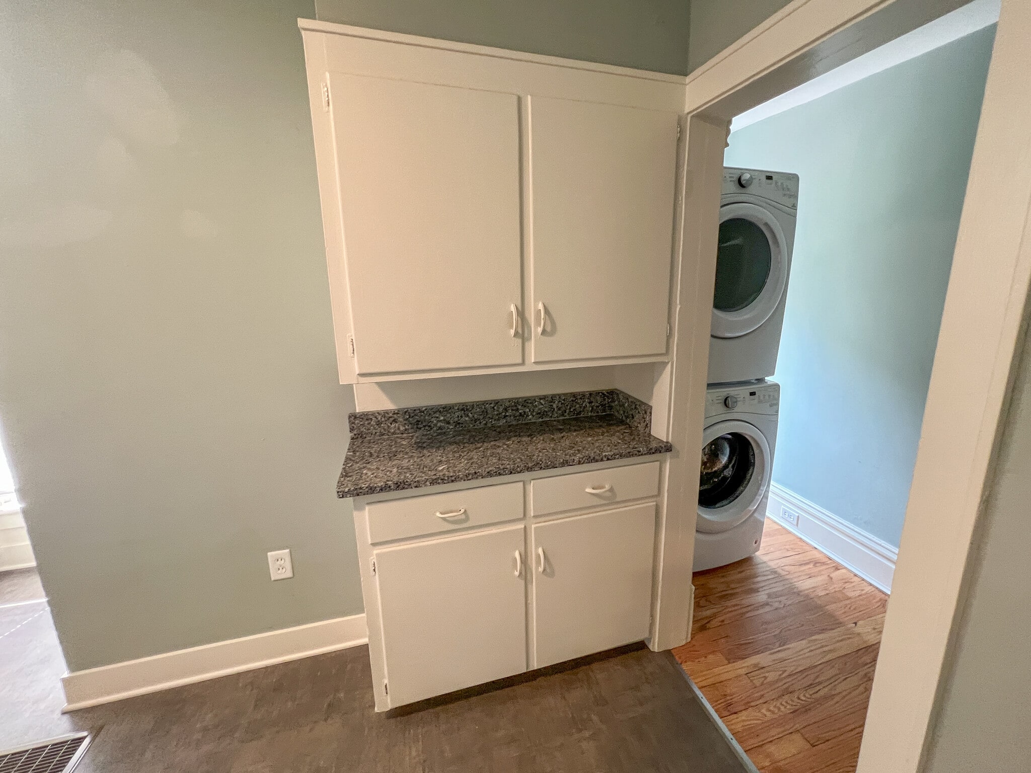 Building Photo - 710 Morris Ave SE