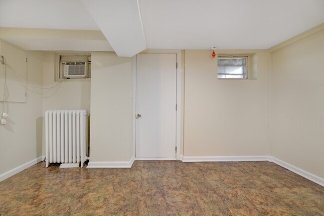 Building Photo - 618 Columbia Rd NW