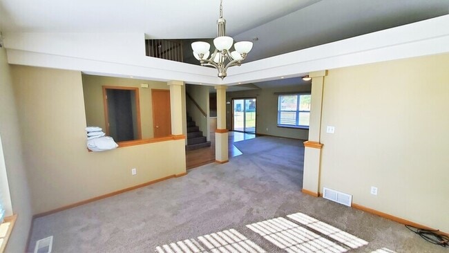 Building Photo - 4260 Windemere Way