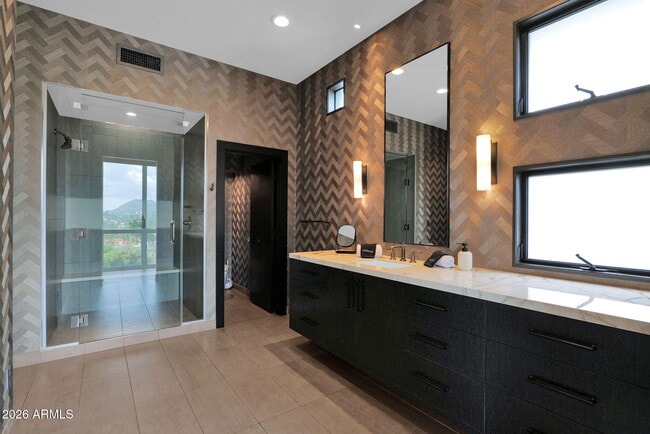 Building Photo - 5632 Camelback Canyon Dr