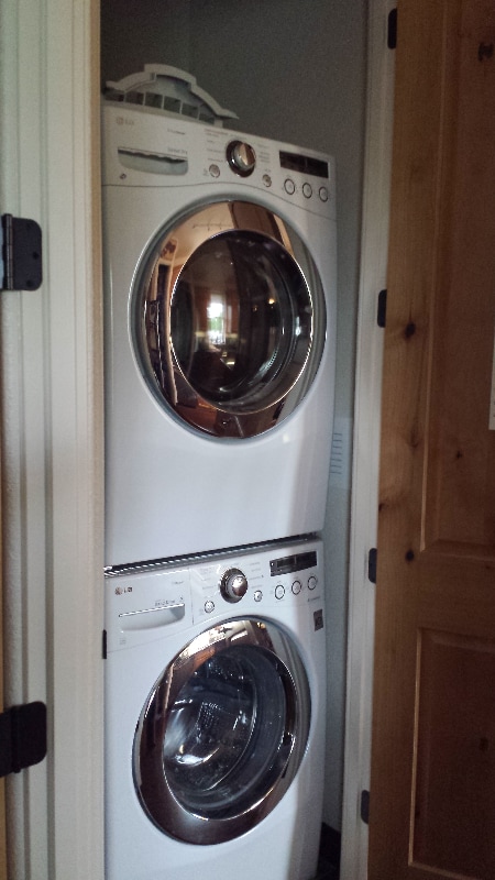 Building Photo - 375 E 13th St