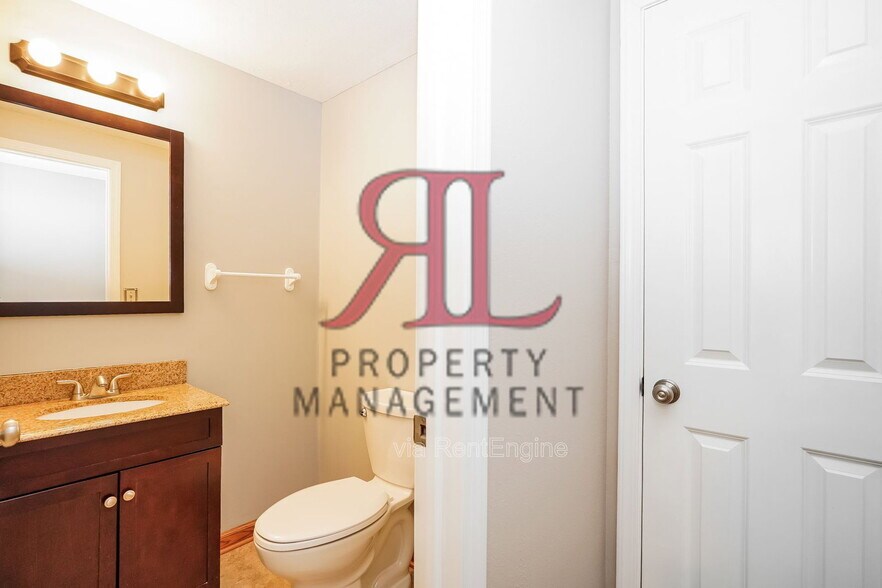 Building Photo - 4884 Leybourne Dr