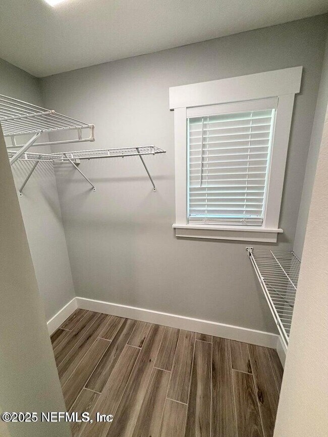 Building Photo - 5609 Hyde Park Cir